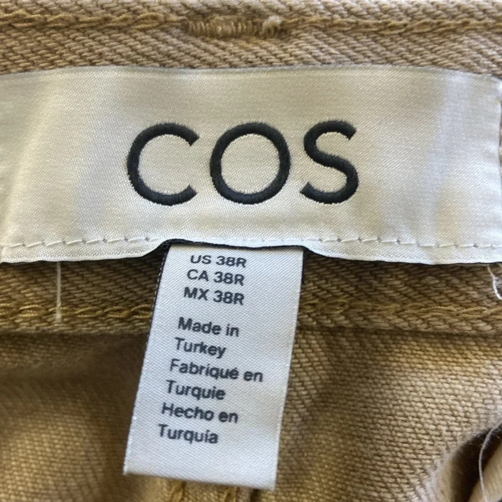 COS color tan